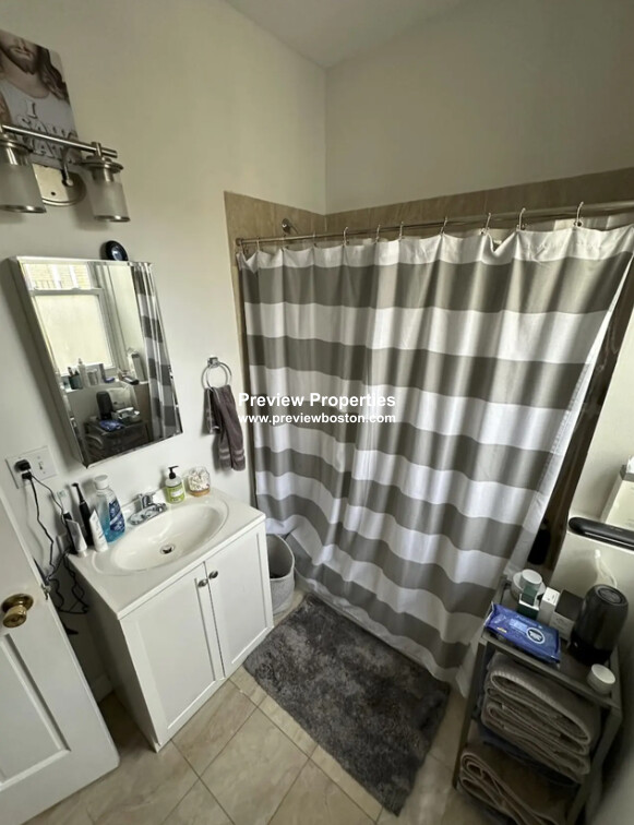 2018 Commonwealth Ave, Brighton