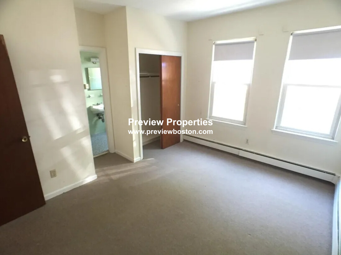 58 South Huntington Ave, Jamaica Plain