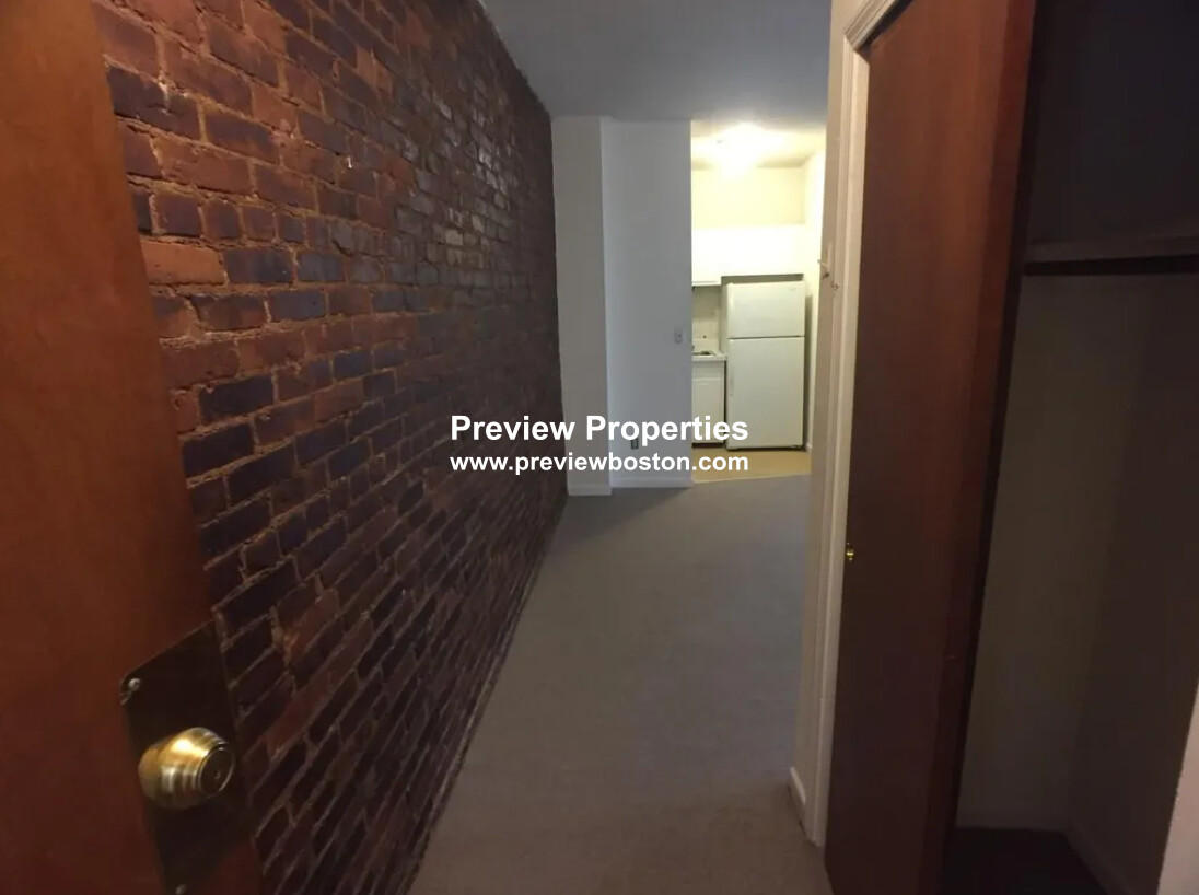 58 South Huntington Ave, Jamaica Plain