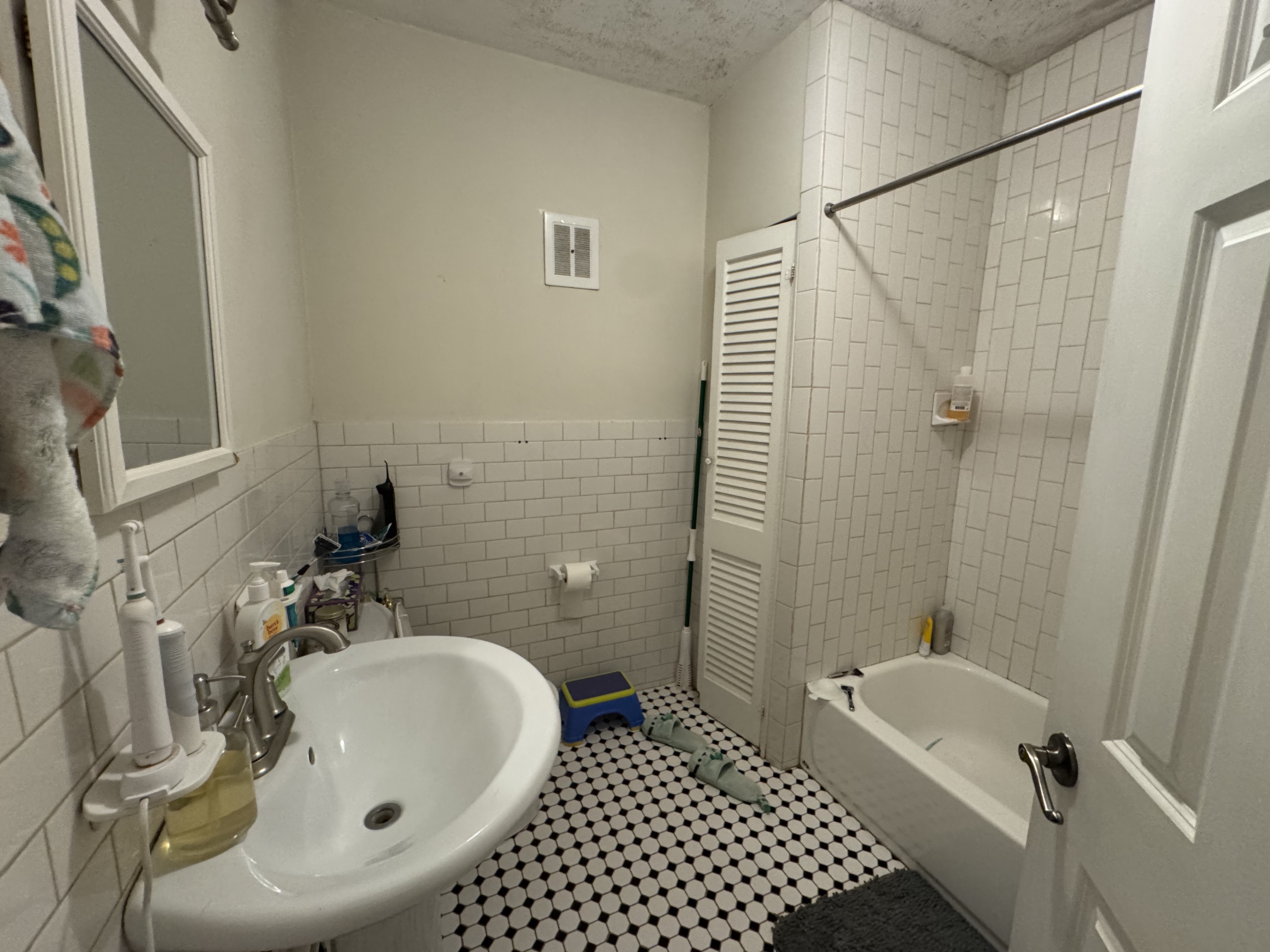 1728 Beacon St, Brookline