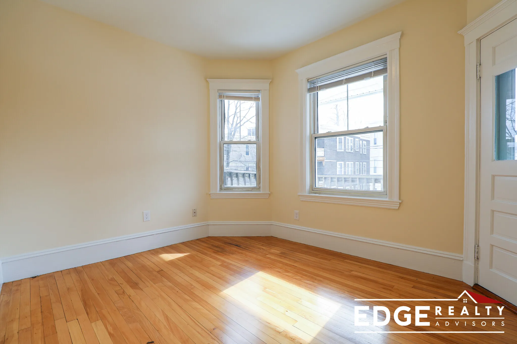 331 Faneuil St, Oak Square