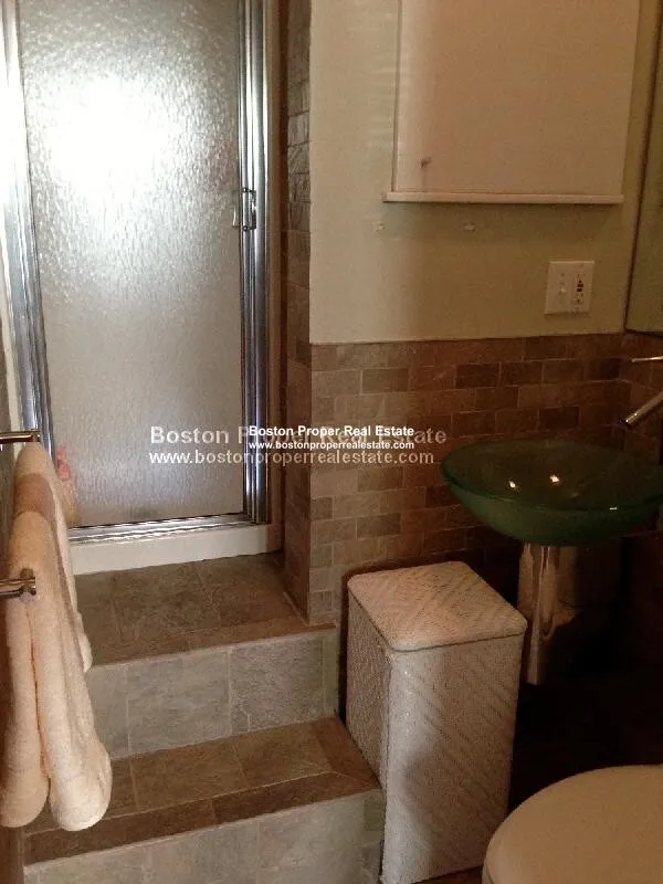 323 Beacon St, Back Bay