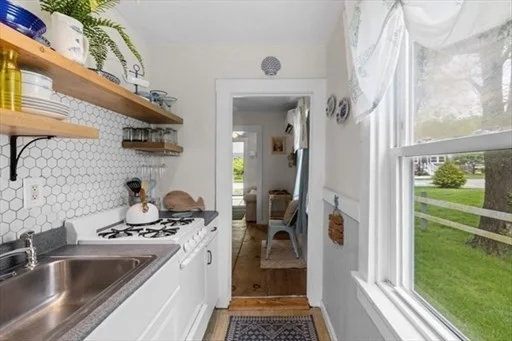 13B Hathaway, Fairhaven