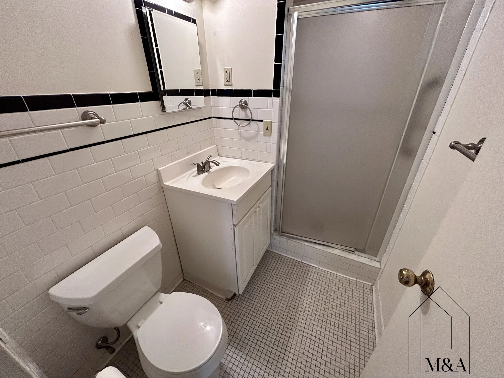 101 Monmouth St, Longwood