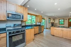 63 Pierrepont Rd, Newton Lower Falls