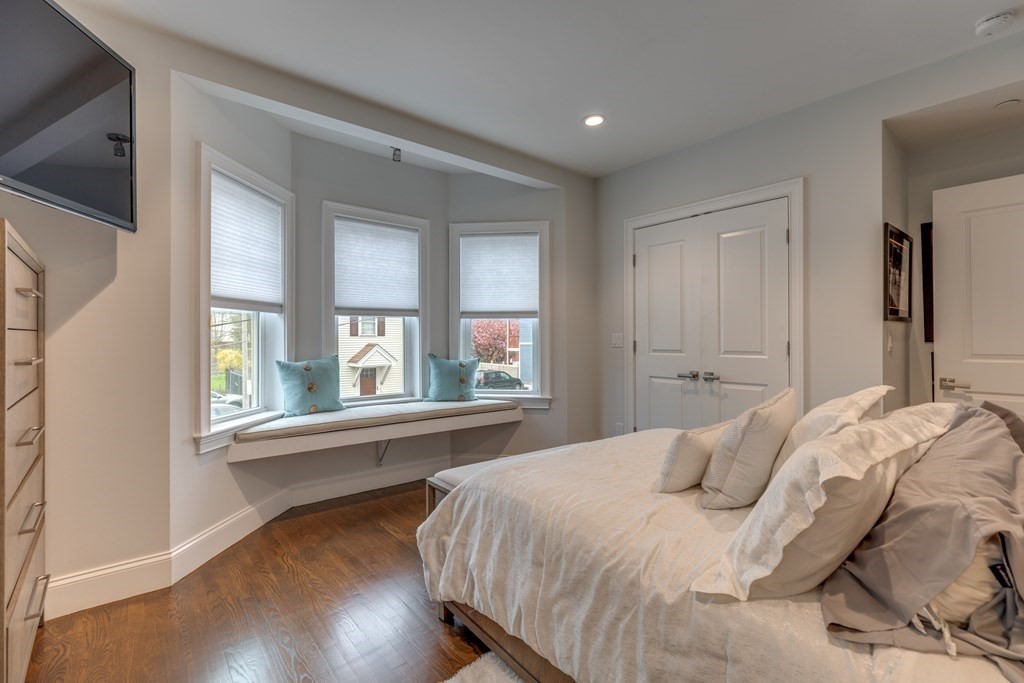 141 W 6th St, South Boston