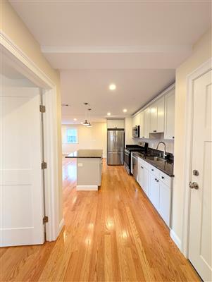 628 Trapelo Rd, Belmont