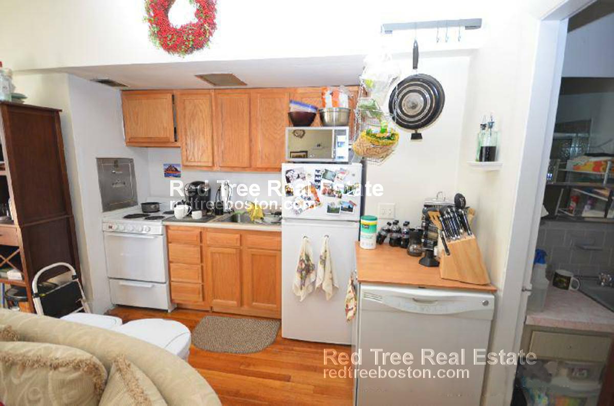 33 Lancaster Ter, Corey Hill