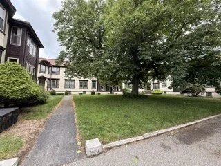 98 1/2 Main St, Andover