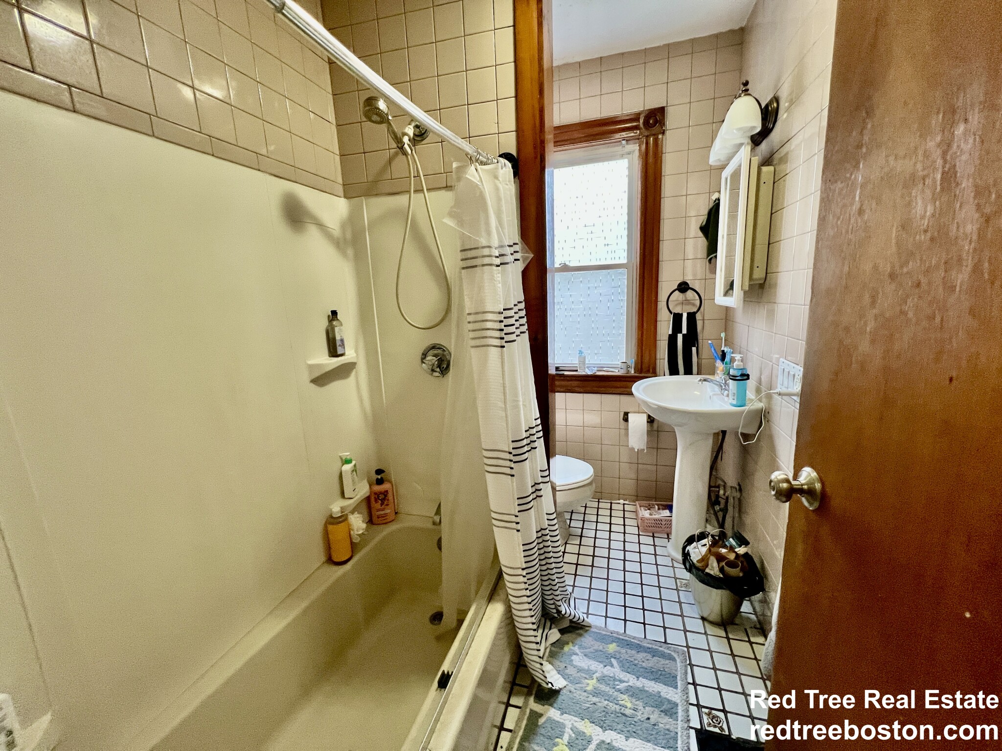 69 Woodlawn St, Jamaica Plain