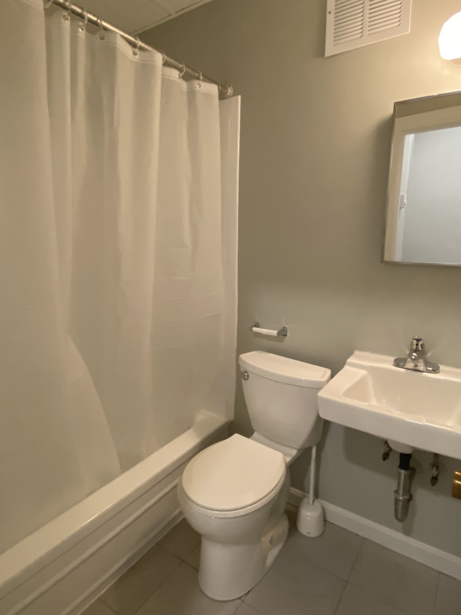 868 Beacon St, Fenway