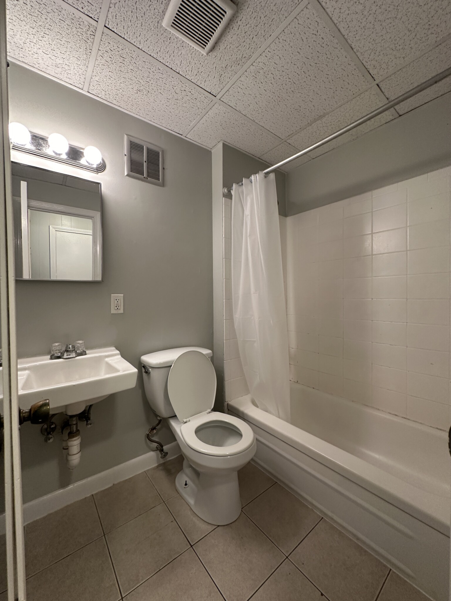 868 Beacon St, Fenway