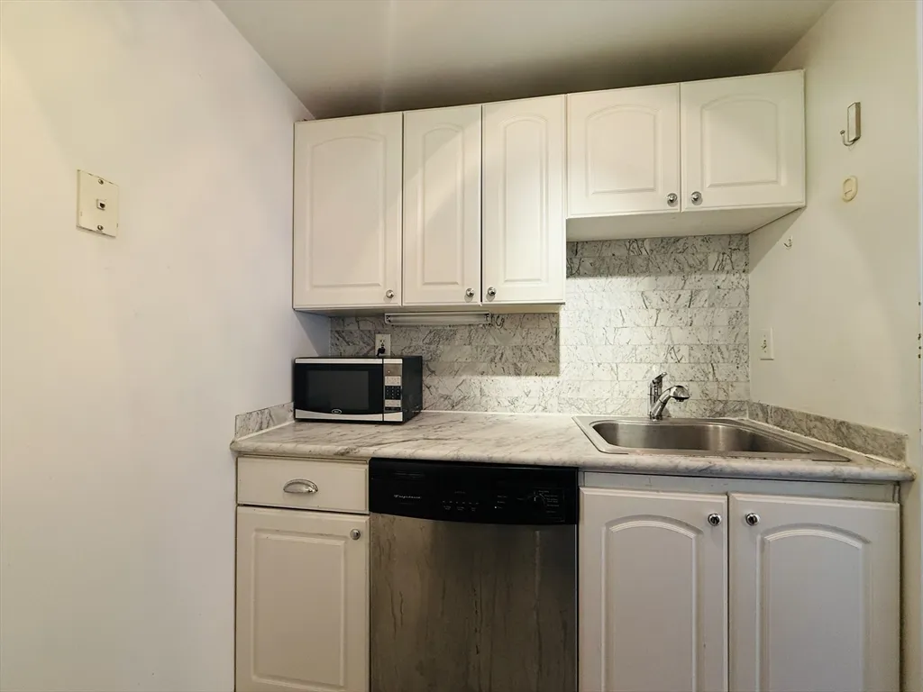 15 North Beacon St, Allston