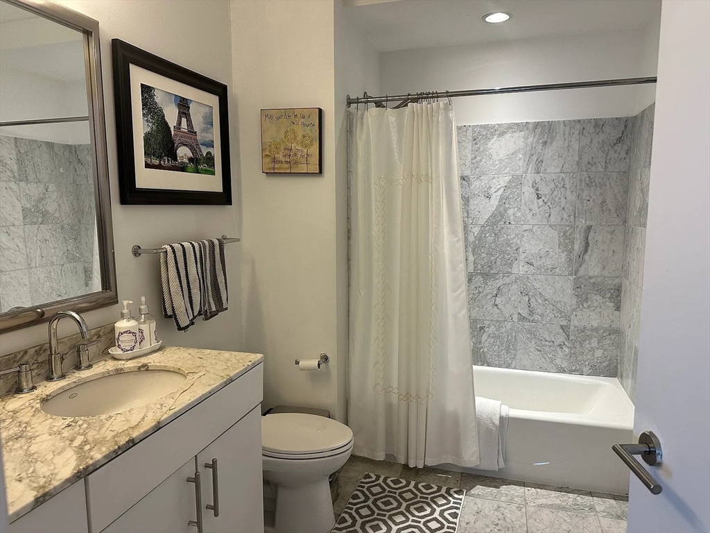 100 Station Landing, Wellington