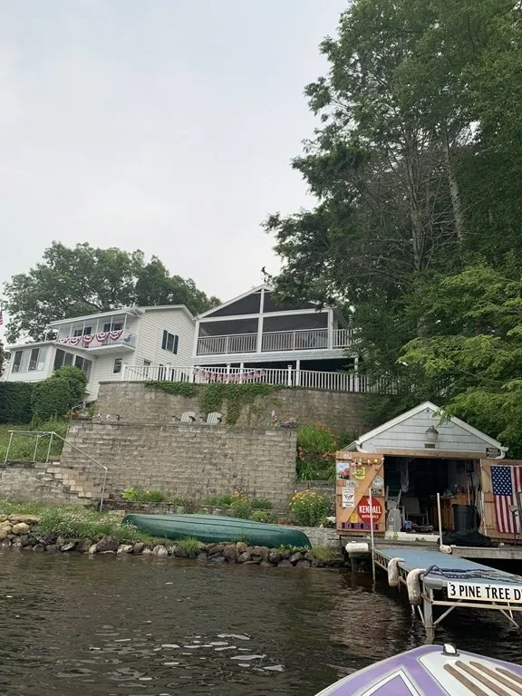3 Pine Tree Dr, Holland