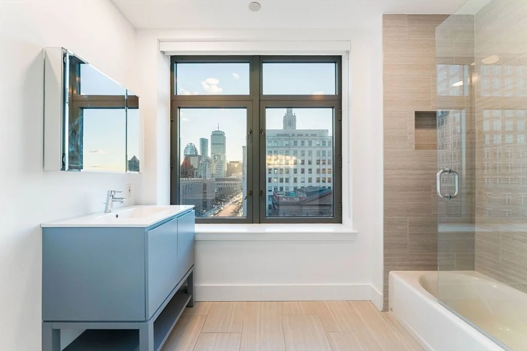 425 Boylston St, Back Bay