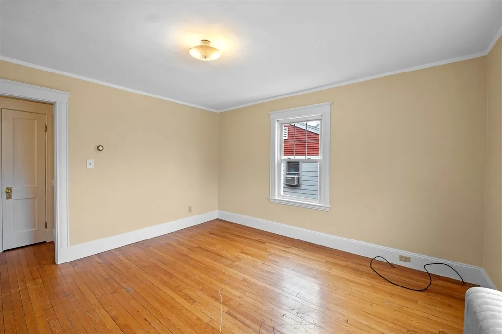 38 Raymond Rd, Salem