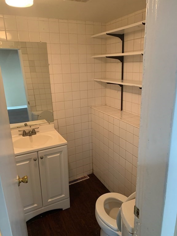 50 Plymouth, Everett