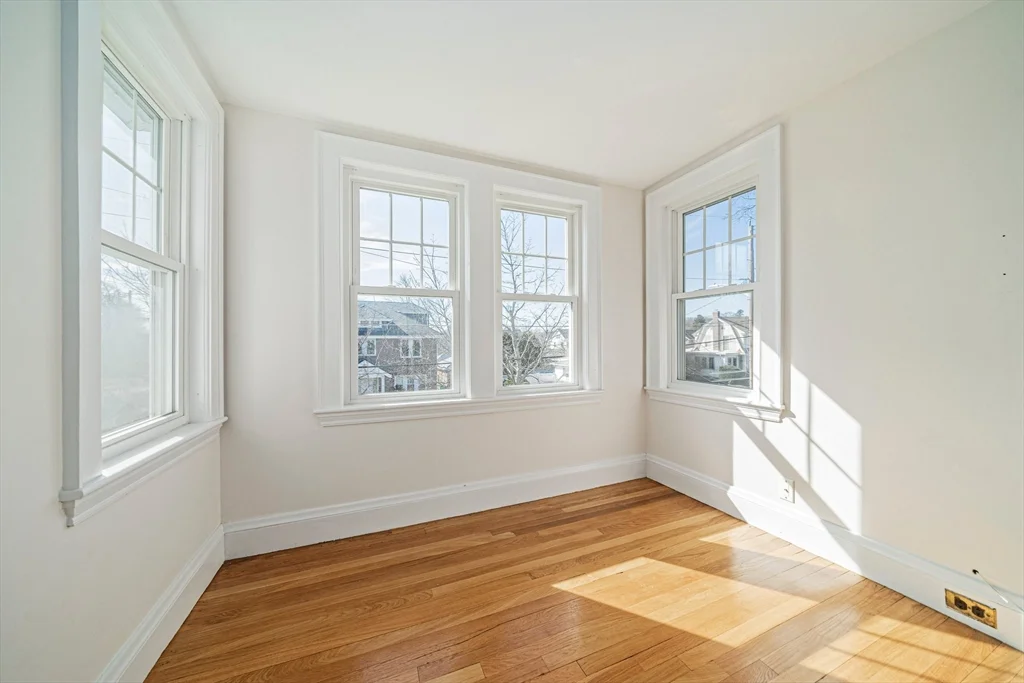 93 Lincoln Rd, Lawrence Estates