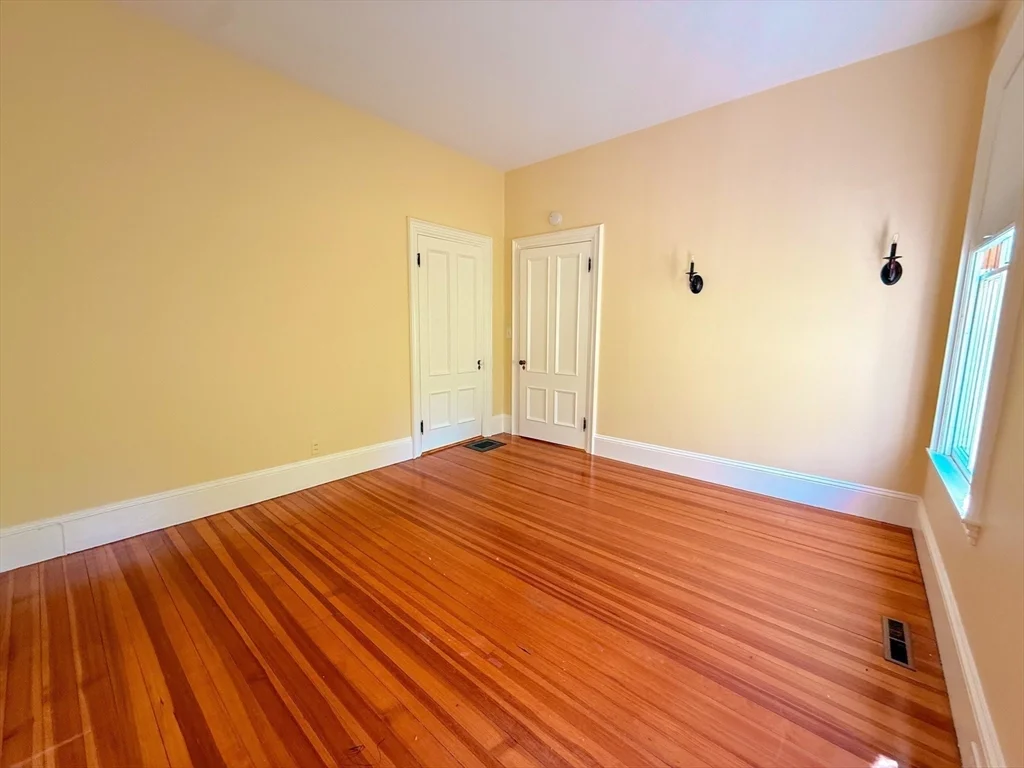 209 Bacon St, Natick