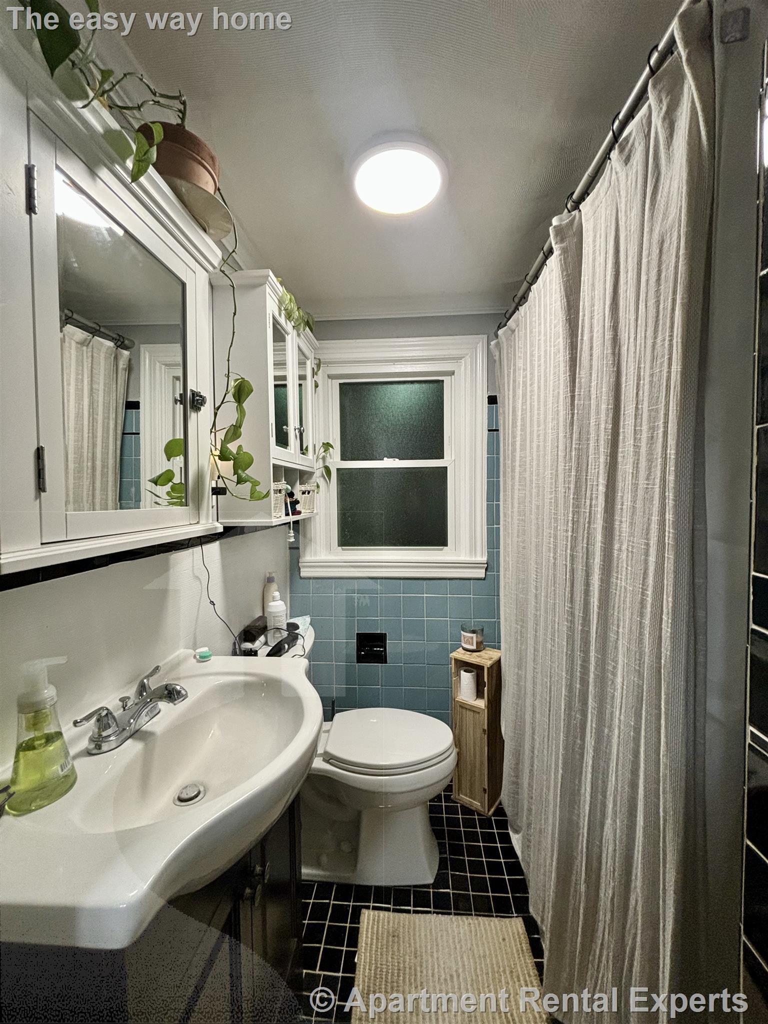 768 Main St, Wakefield