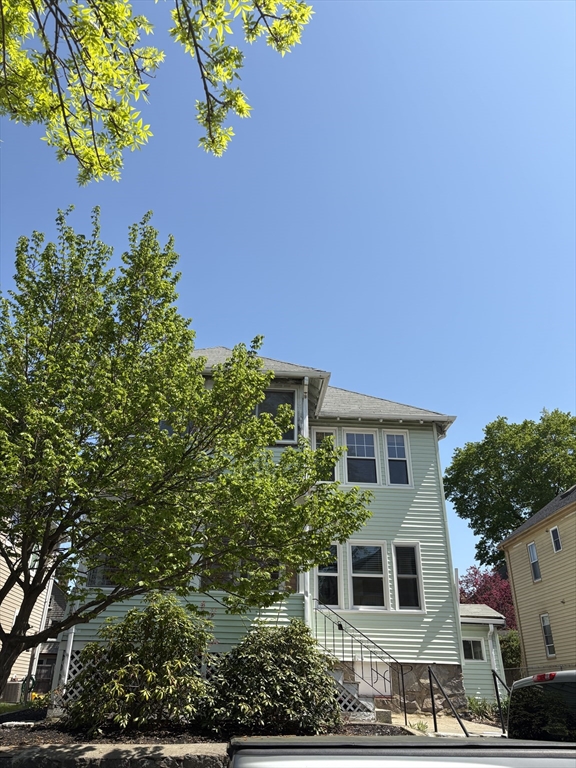 27 Knoll St, Roslindale