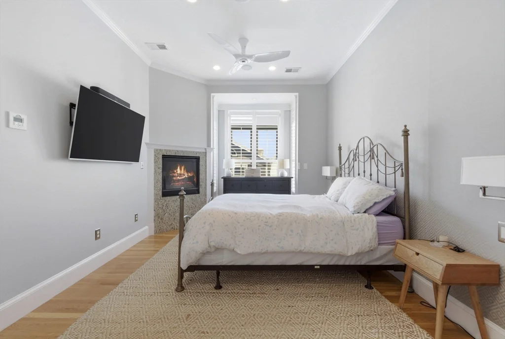 110 Bolton St, South Boston