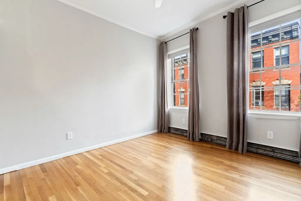 64 West Cedar St, Beacon Hill