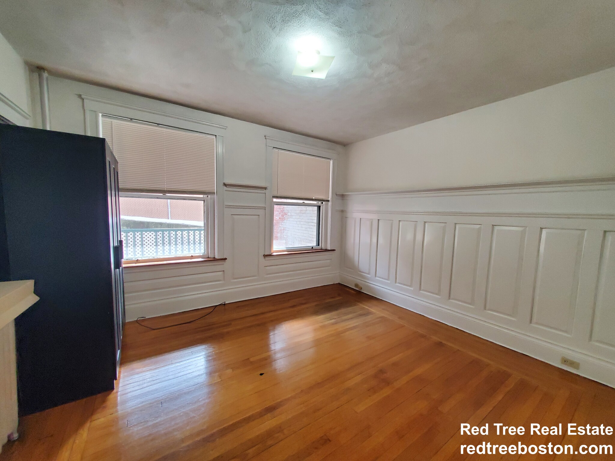 1677 Beacon St, Washington Square