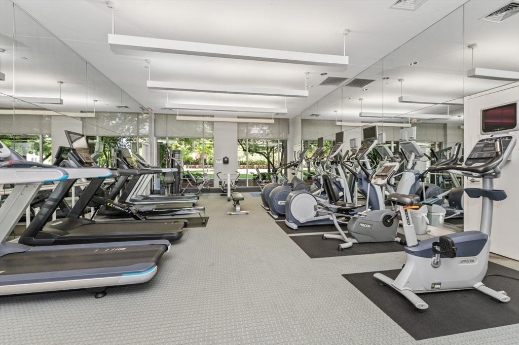 75-83 Cambridge Pkwa, East Cambridge