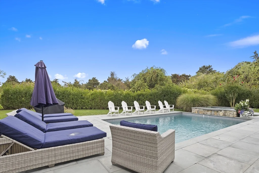 3 Old Mill Ct, Nantucket