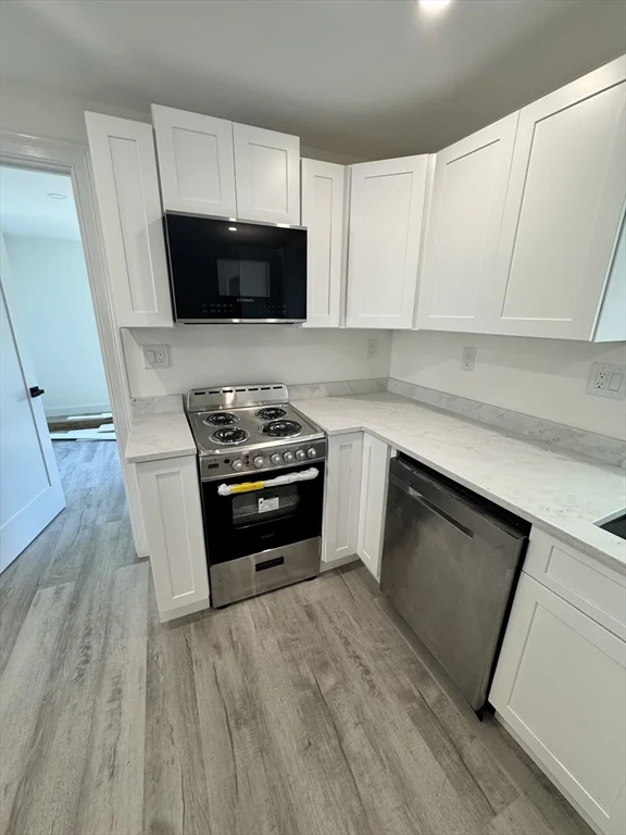 16 Adams St, Hyde Park