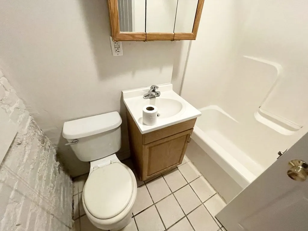 733 Parker St, Mission Hill