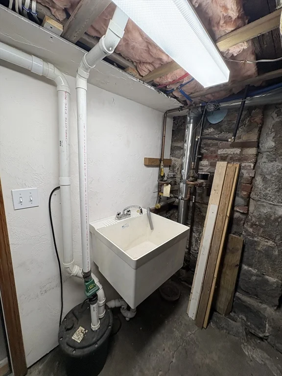 3 Piraino Ln, Gloucester