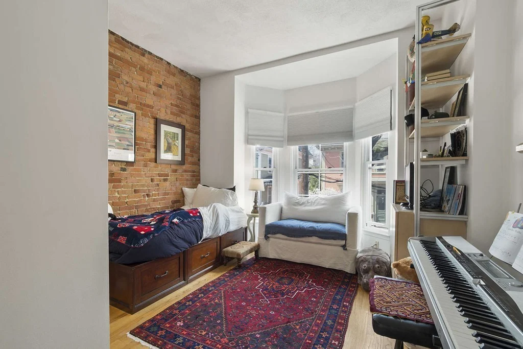 26 Bigelow St, Central Square