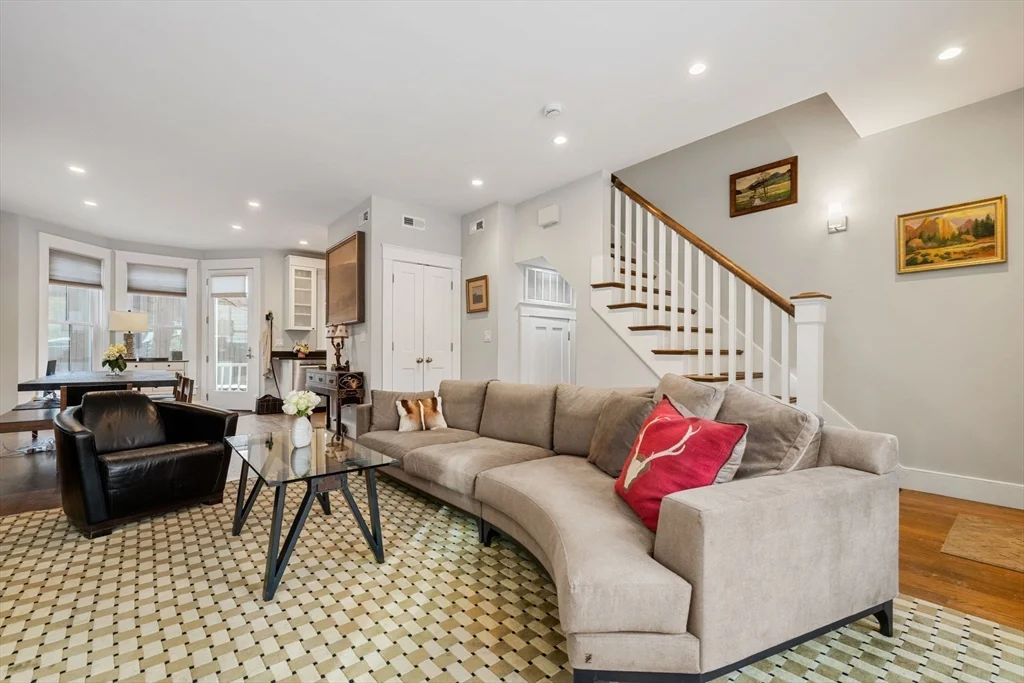 4 Brattle Cir, West Cambridge