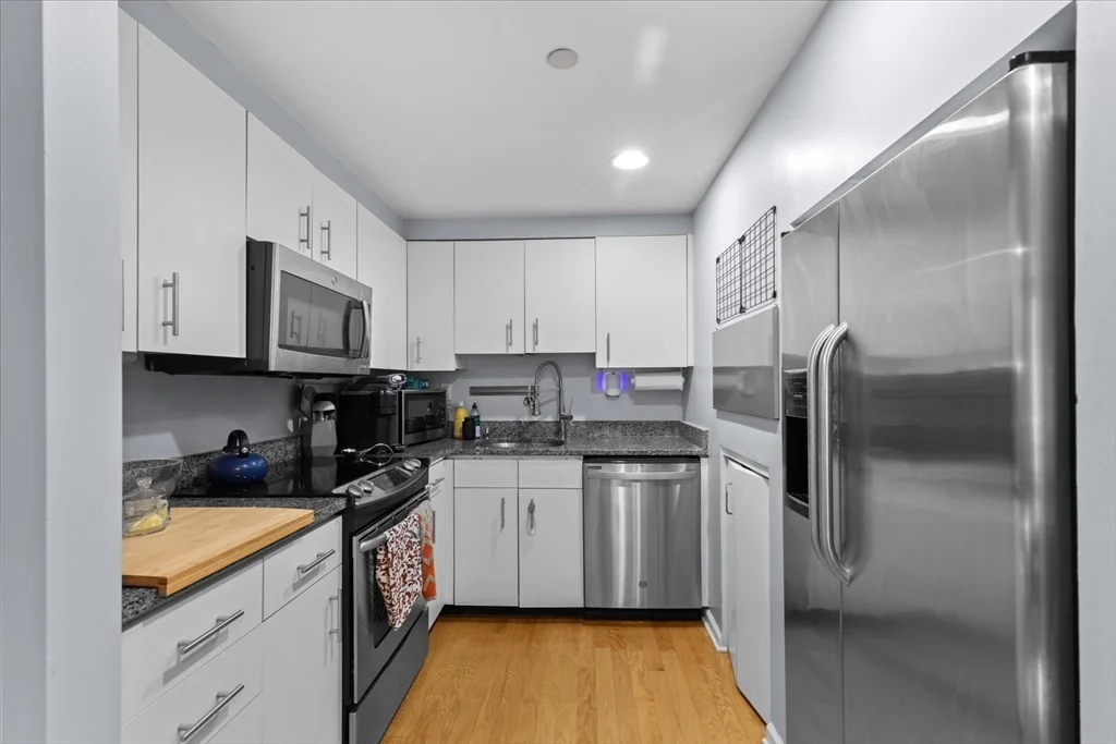 10 Rogers St, East Cambridge
