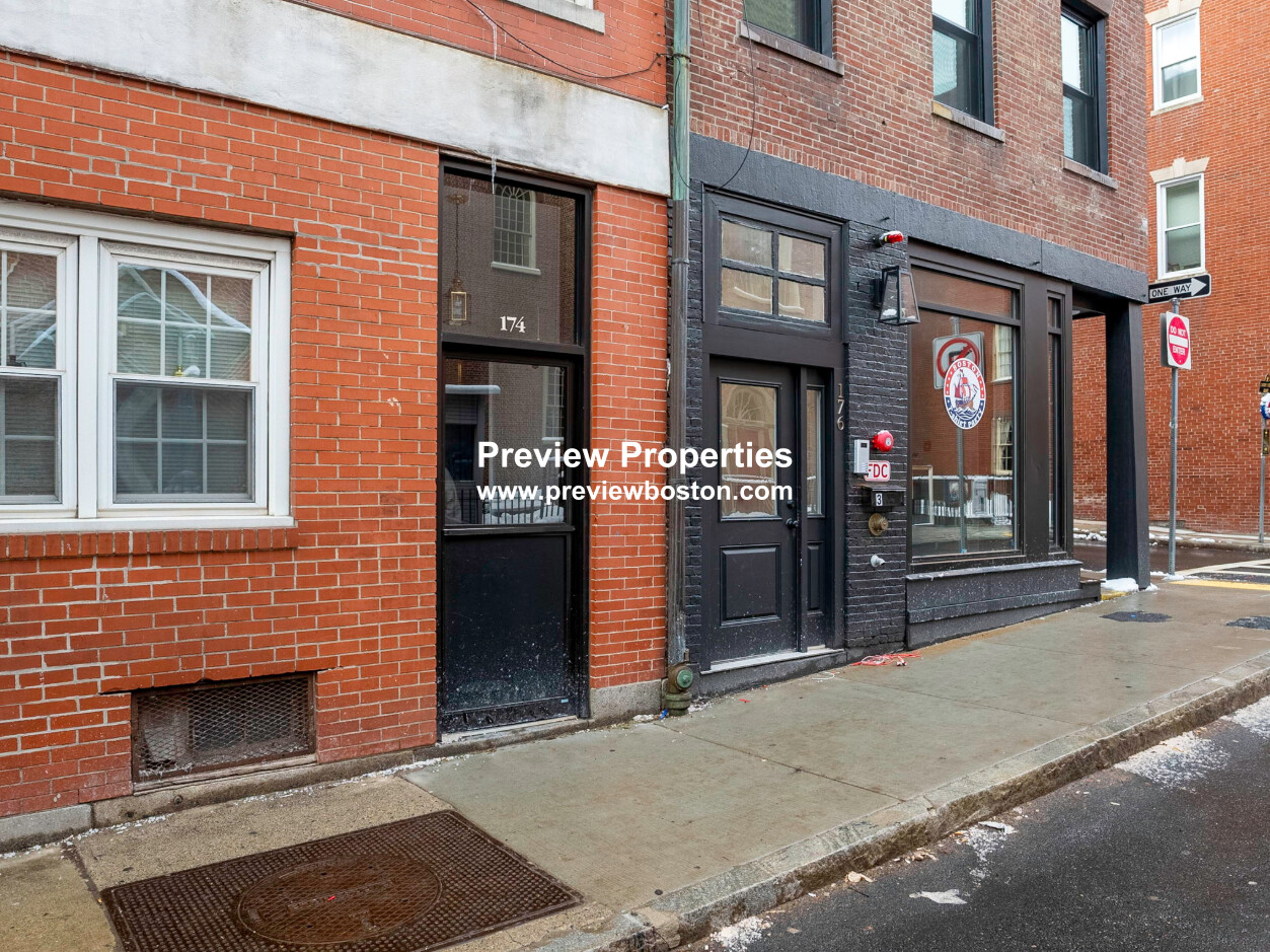 176 Salem St, North End