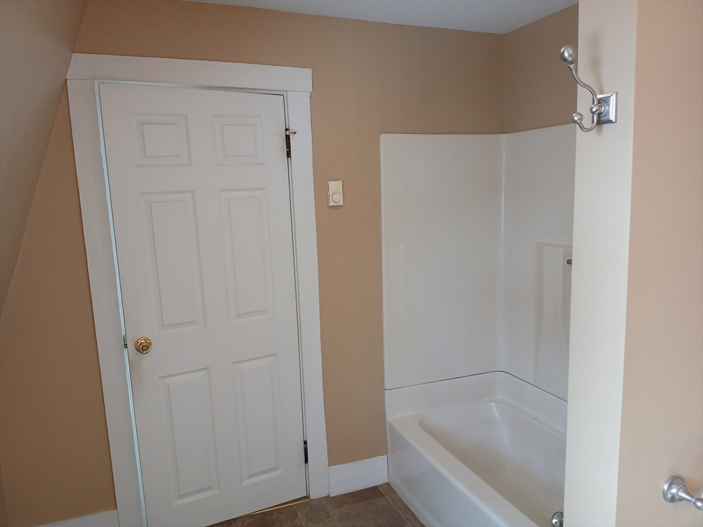 15 Trafalgar Sq, Barre