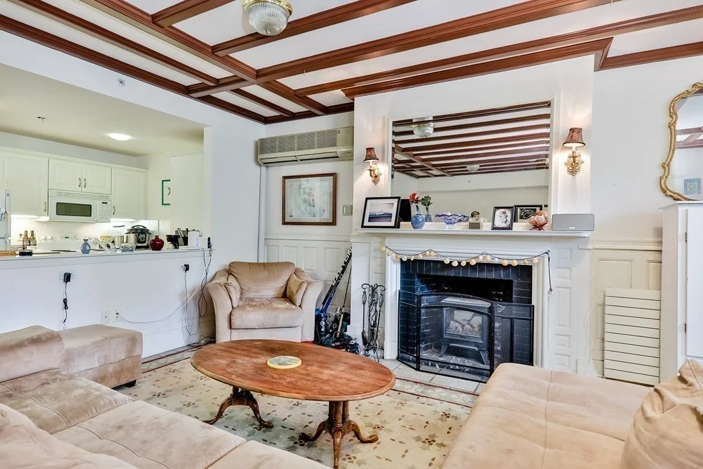 17 Bay State Rd, Fenway