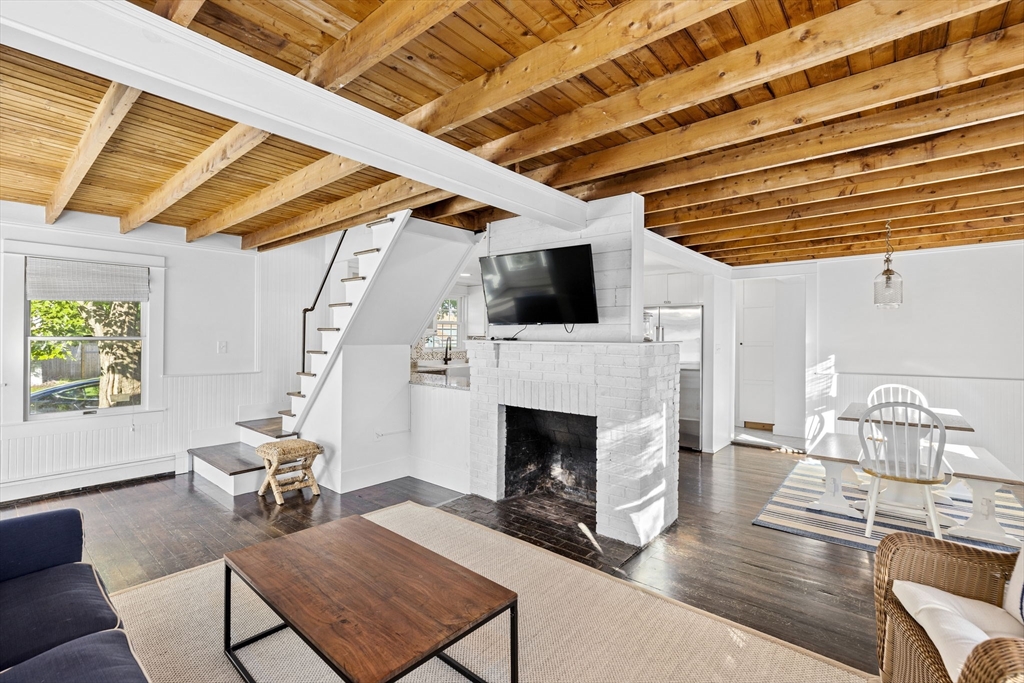 1 Winslow Ave, Scituate