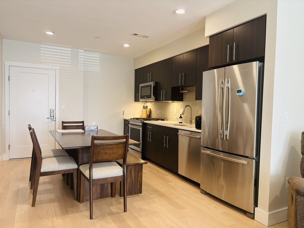 1975 Massachusetts Ave, North Cambridge