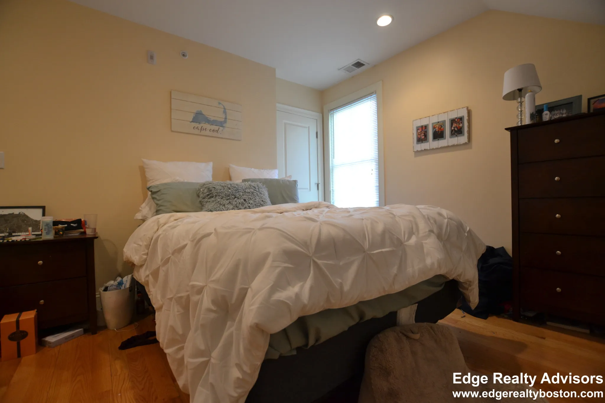11 Sparhawk St, Oak Square