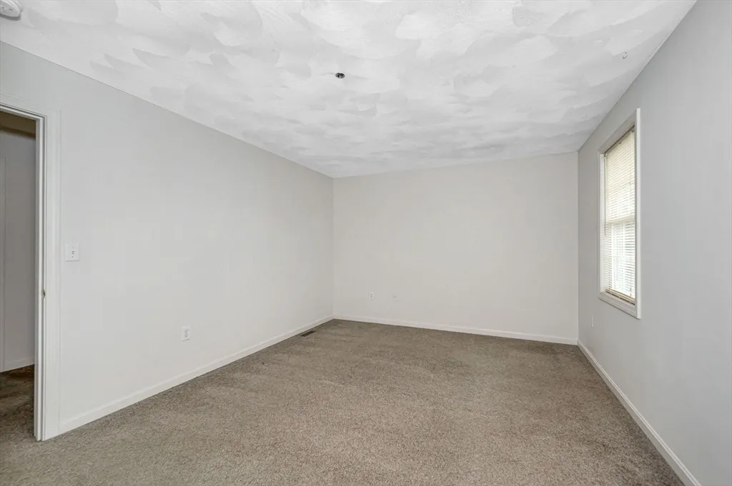 42 Rogers St, Tewksbury