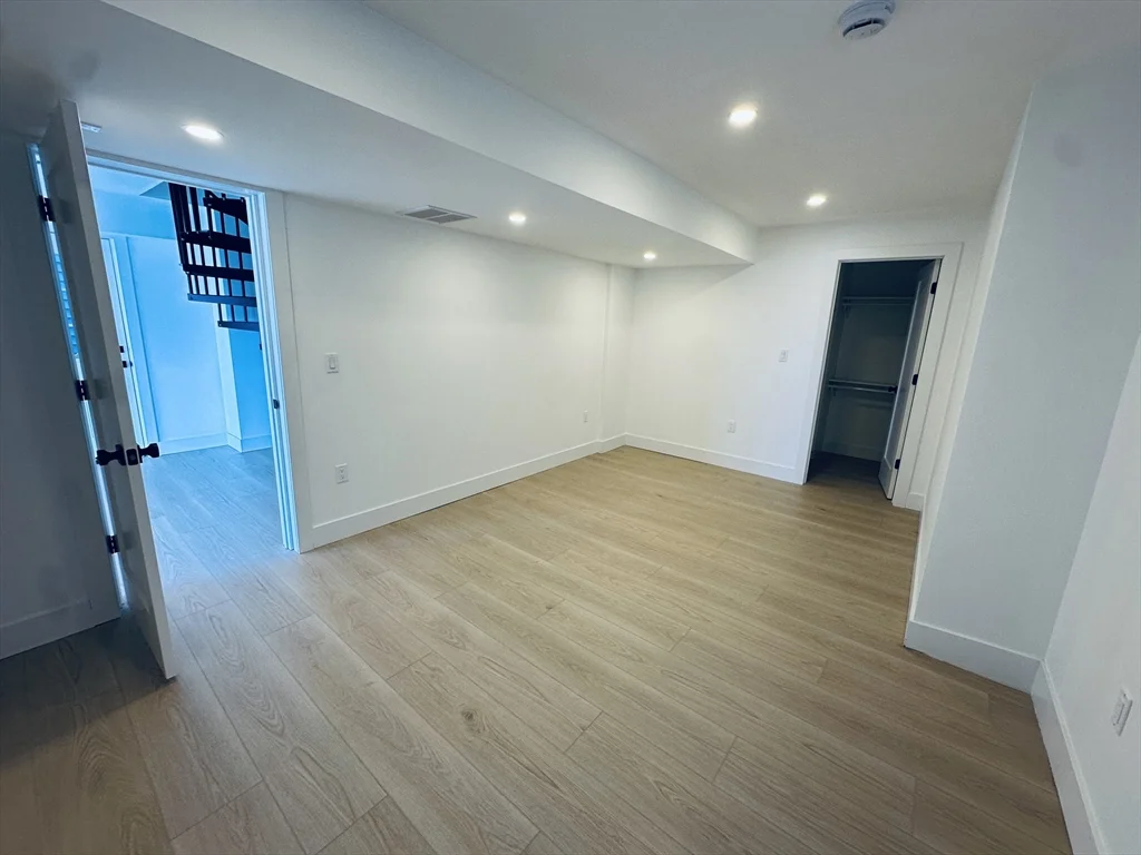 280 Endicott Ave, Revere