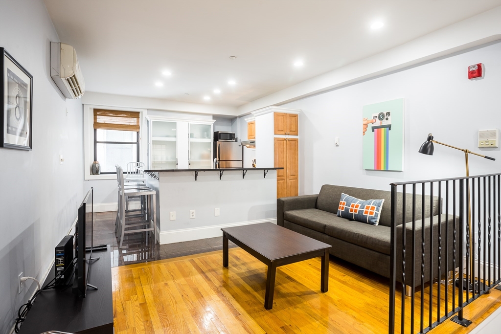 90 Warrenton St, Back Bay