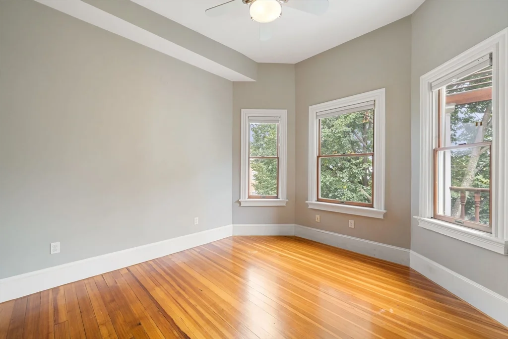 118 Perkins St, East Somerville