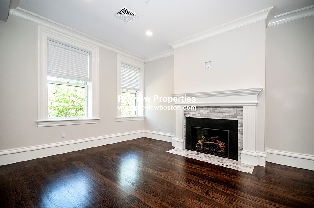 11 Alton Pl, Coolidge Corner