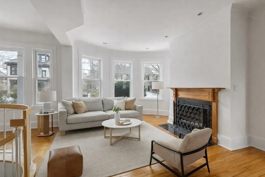 114 Trowbridge, Mid Cambridge