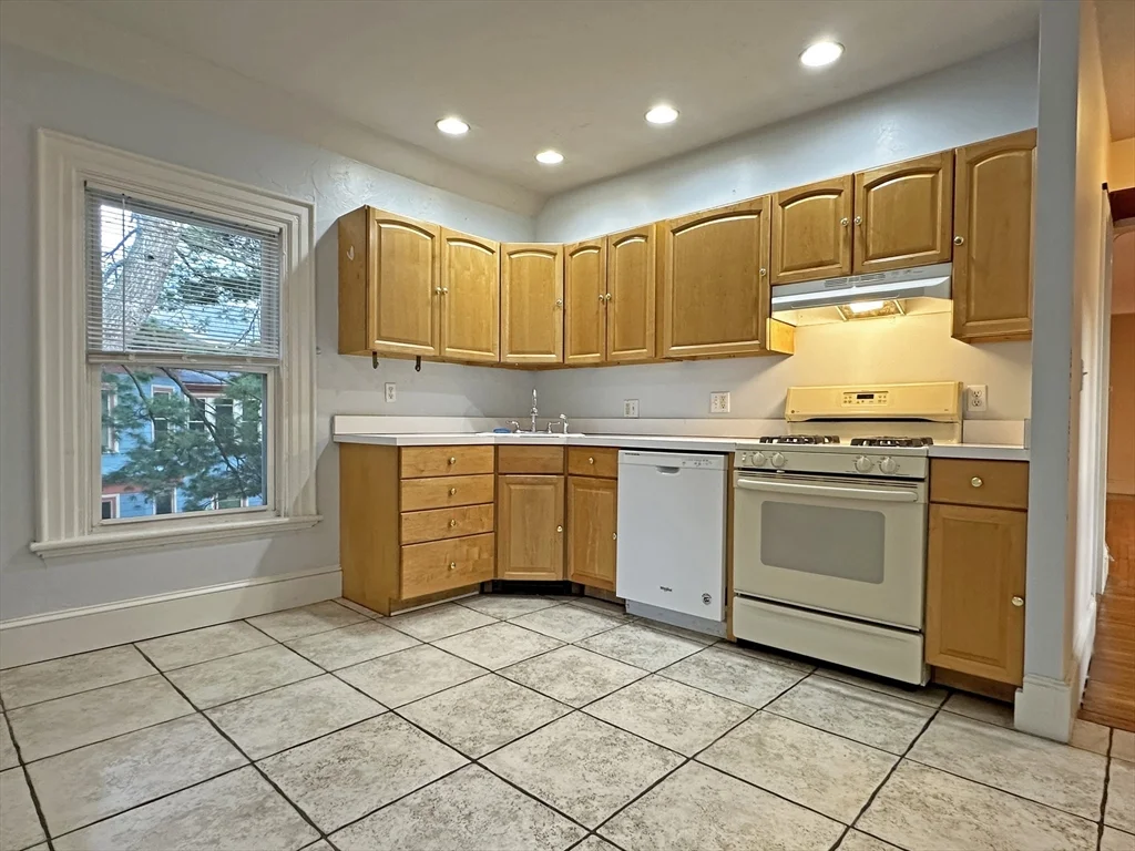 399 Newtonville Ave, Newtonville